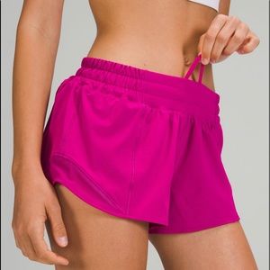 Lululemon hotty hot short 2.5” ripened raspberry